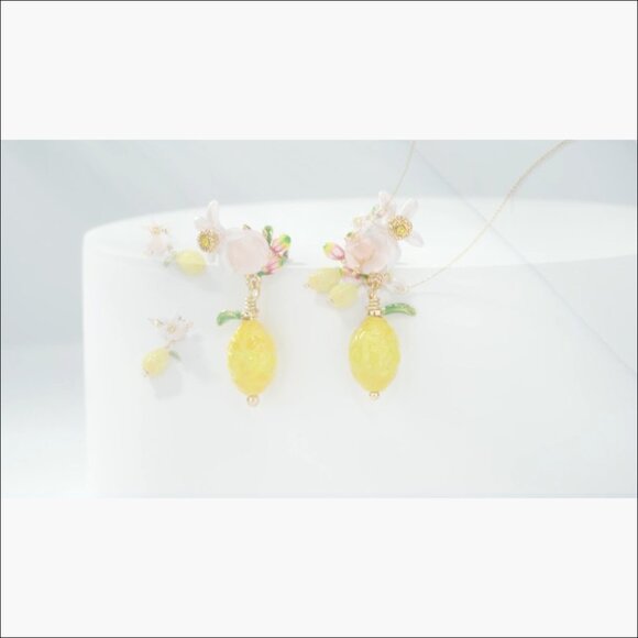 18K Gold Plated Handmade Floral Bangle and Necklace Set - Picture 7 of 7